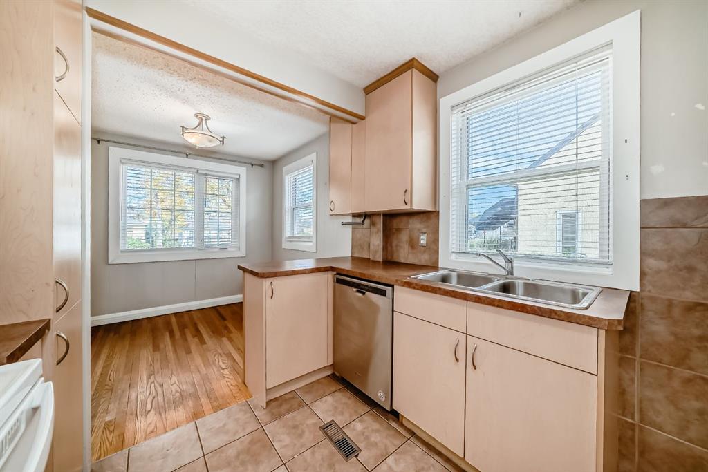 Picture for 319 11 Avenue NE https://www.cirrealty.ca/reb/creb/88/A2263388_11.jpg