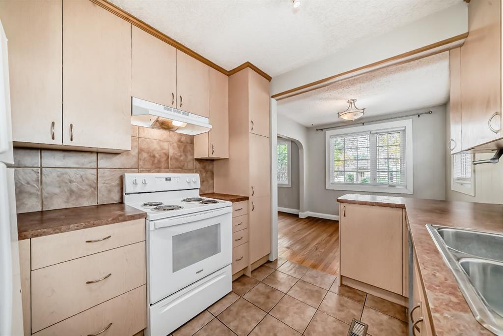 Picture for 319 11 Avenue NE https://www.cirrealty.ca/reb/creb/88/A2263388_12.jpg