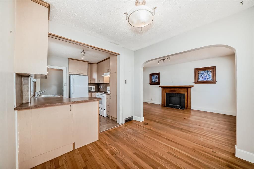 Picture for 319 11 Avenue NE https://www.cirrealty.ca/reb/creb/88/A2263388_14.jpg