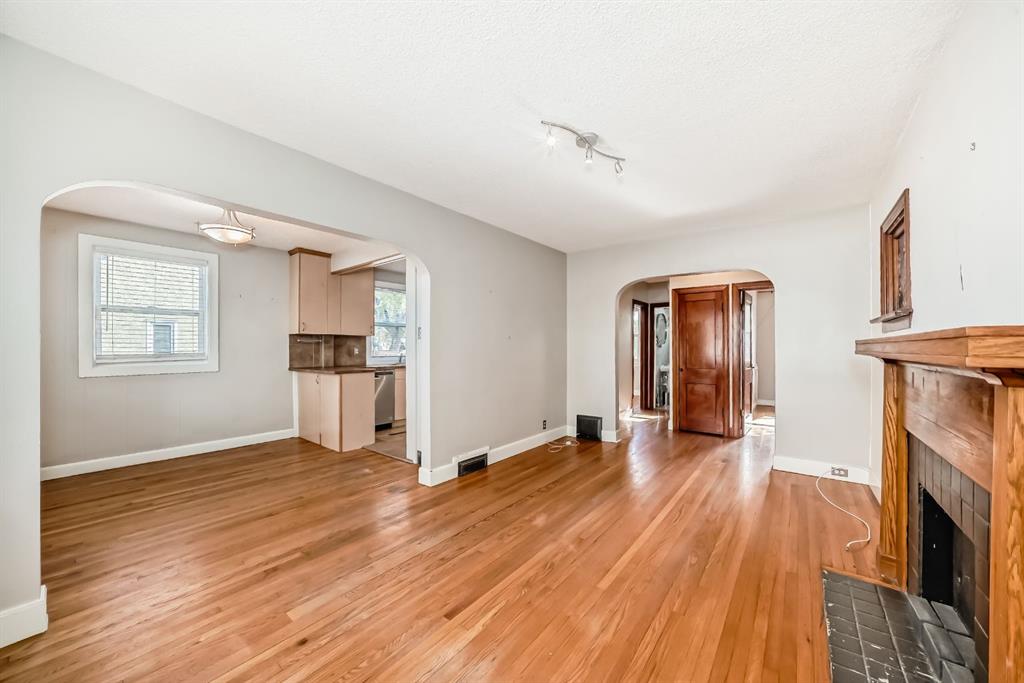 Picture for 319 11 Avenue NE https://www.cirrealty.ca/reb/creb/88/A2263388_17.jpg