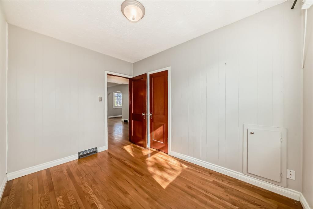 Picture for 319 11 Avenue NE https://www.cirrealty.ca/reb/creb/88/A2263388_21.jpg