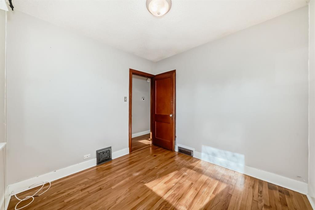 Picture for 319 11 Avenue NE https://www.cirrealty.ca/reb/creb/88/A2263388_24.jpg