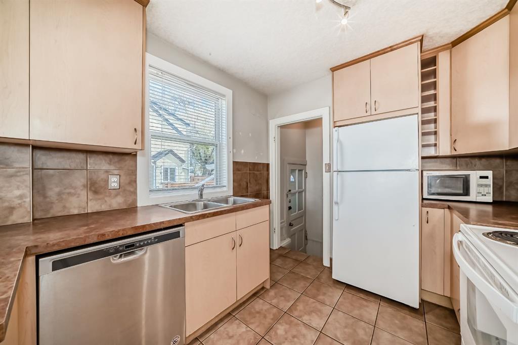 Picture for 319 11 Avenue NE https://www.cirrealty.ca/reb/creb/88/A2263388_9.jpg