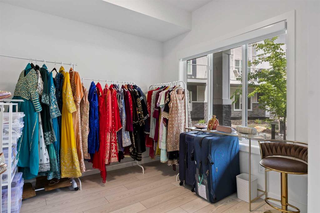 Picture for 802, 335 Creekside Boulevard SW