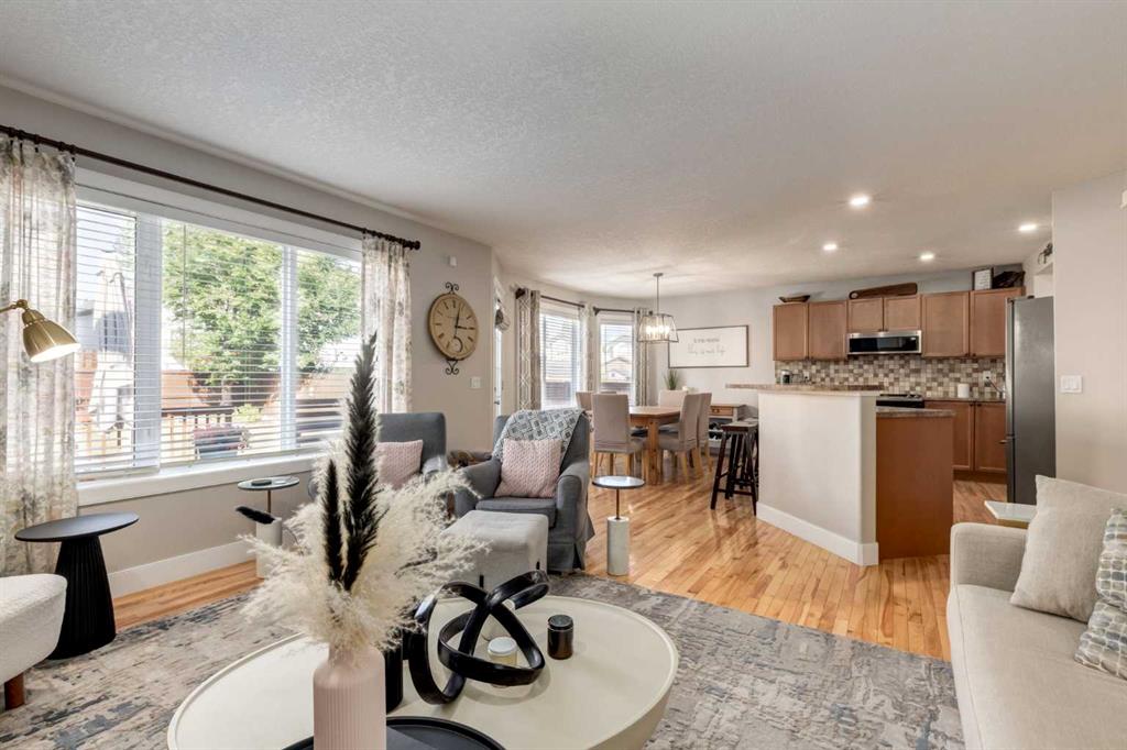 Picture for 32 Evanscove Heights NW