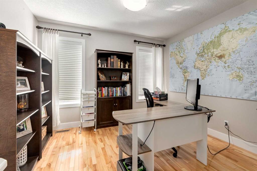 Picture for 32 Evanscove Heights NW