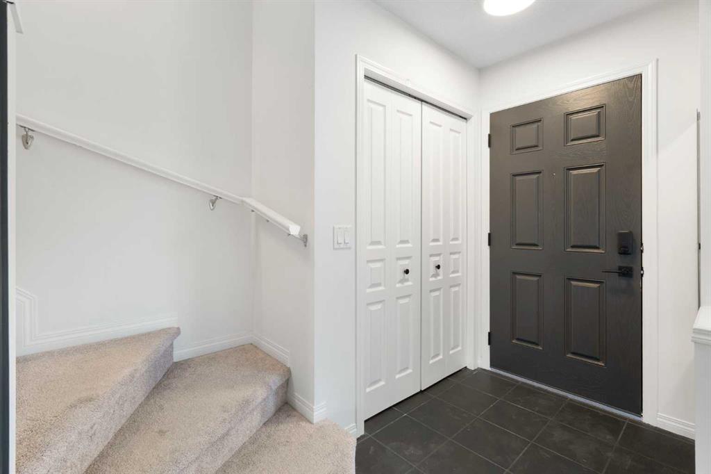 Picture for 211 Elgin Meadows Gardens SE