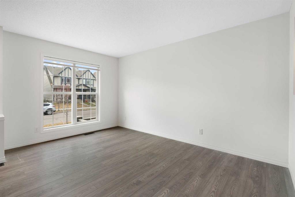 Picture for 211 Elgin Meadows Gardens SE