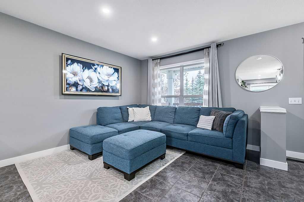 Picture for 208 Prestwick Way SE