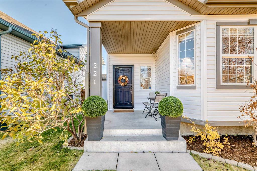 Picture for 221 Covehaven Road NE