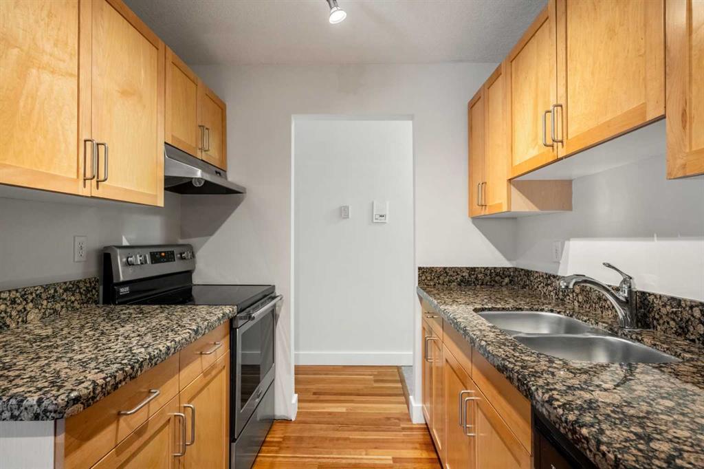 Picture for 302, 927 2 Avenue NW