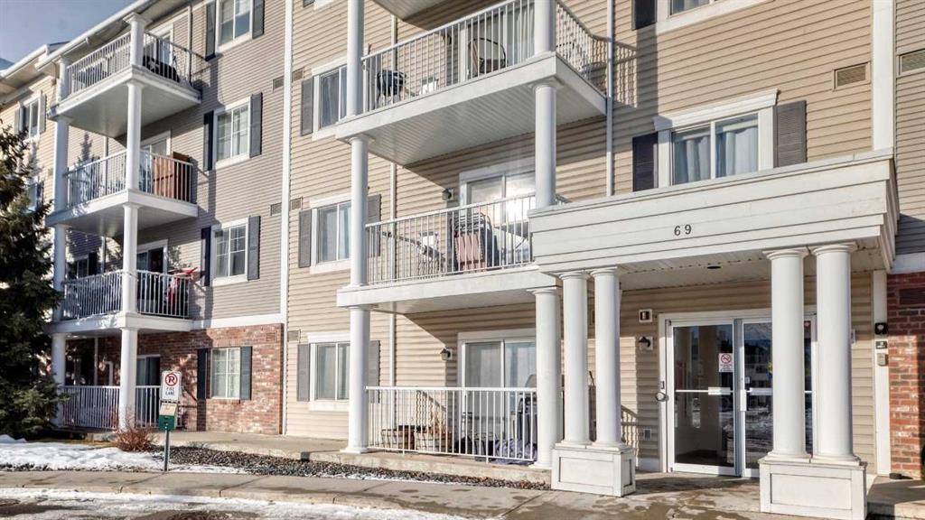 Picture for 5103, 69 COUNTRY VILLAGE Manor NE