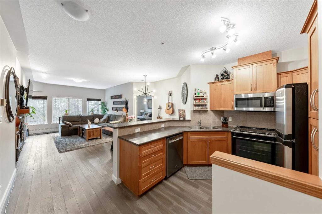 Picture for 206, 10 Discovery Ridge Close SW