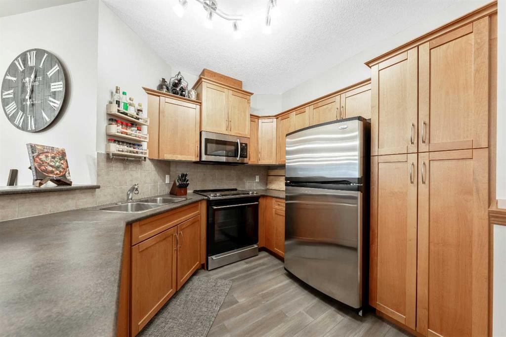 Picture for 206, 10 Discovery Ridge Close SW