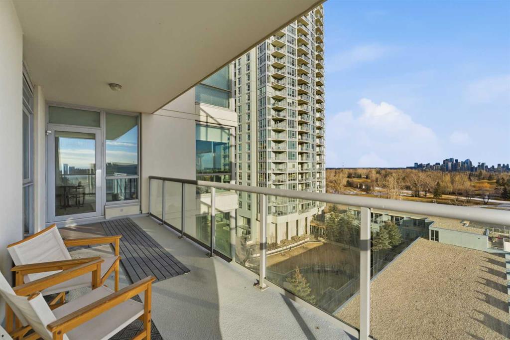 Picture for 702, 77 Spruce Place SW