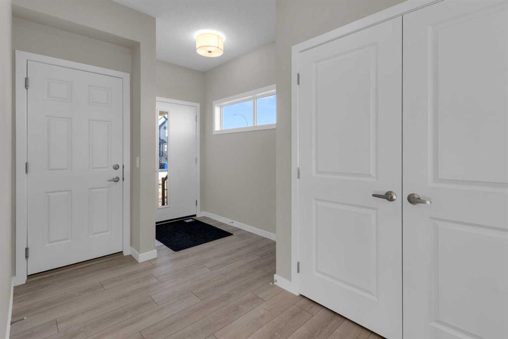 Picture for 52 Lewisburg Close NE