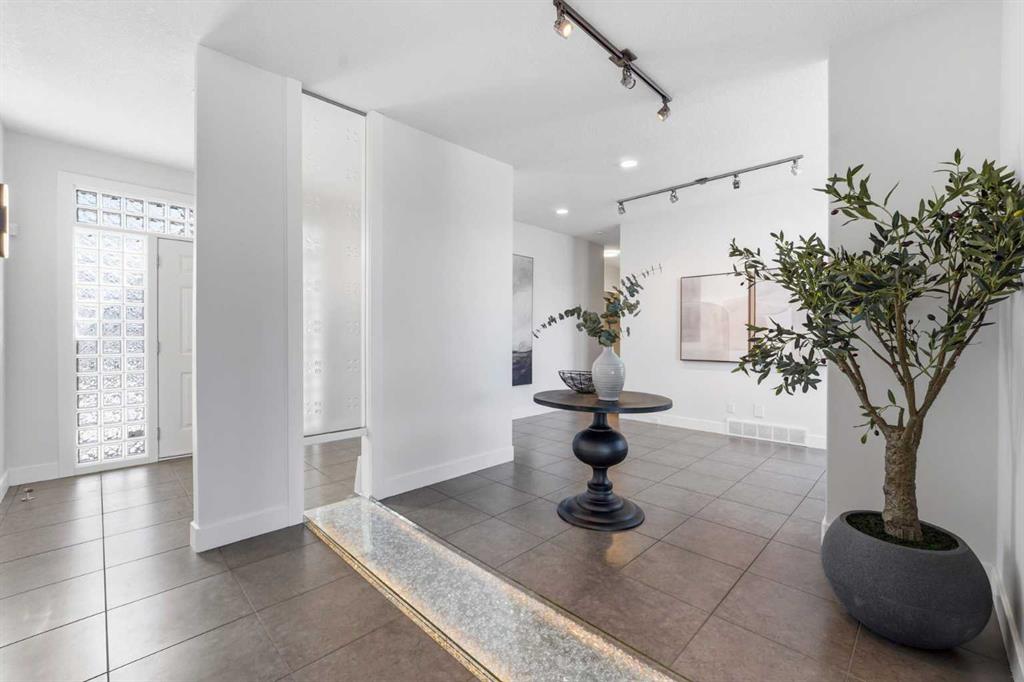 Picture for 16 Hamptons Cove NW