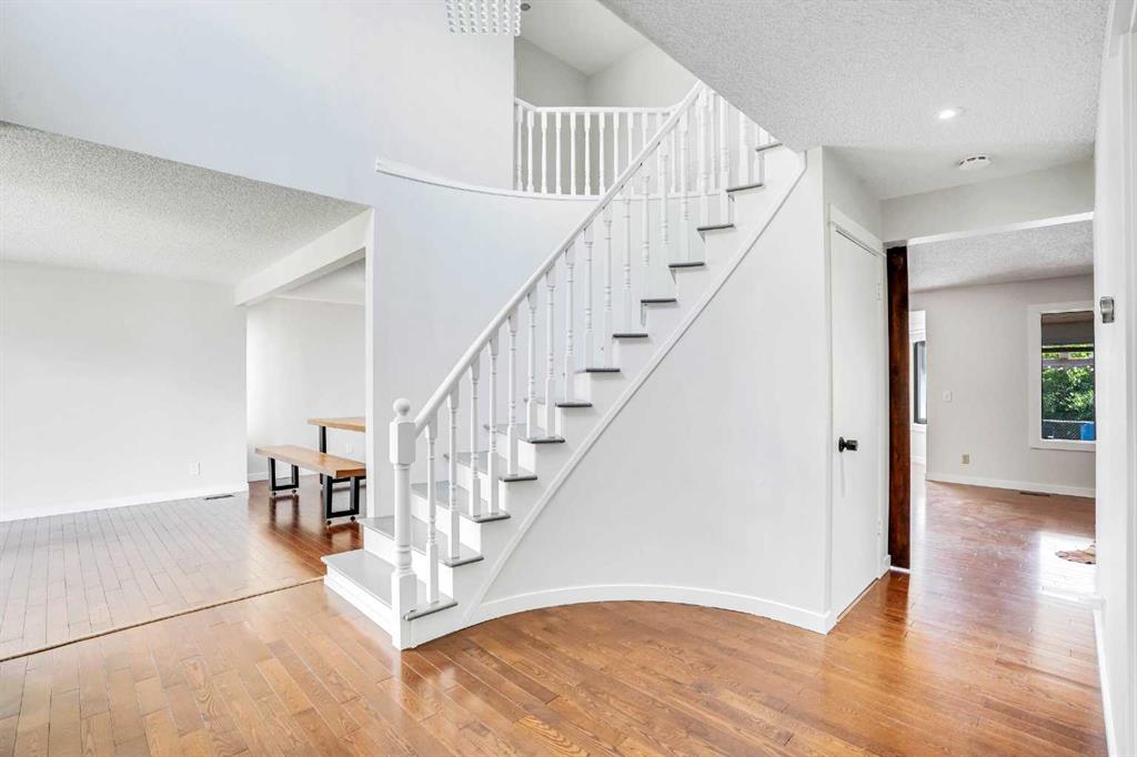 Picture for 73 Riverview Close SE