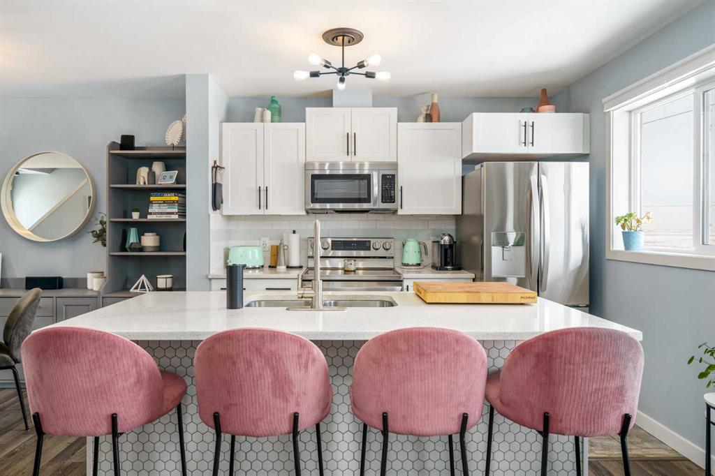 Picture for 381 Copperpond Landing SE