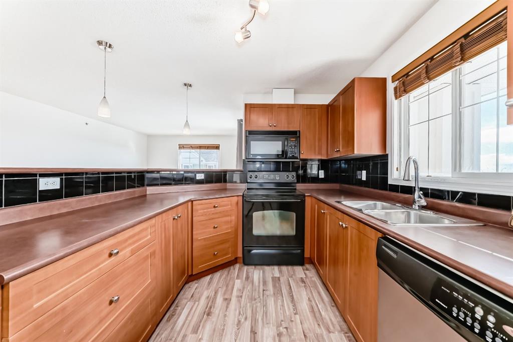 Picture for 4425, 10 Prestwick Bay SE