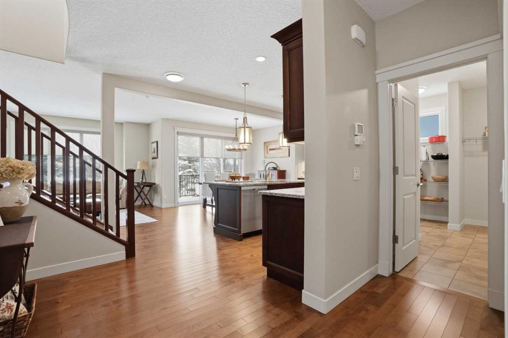 Picture for 95 Cranarch Circle SE