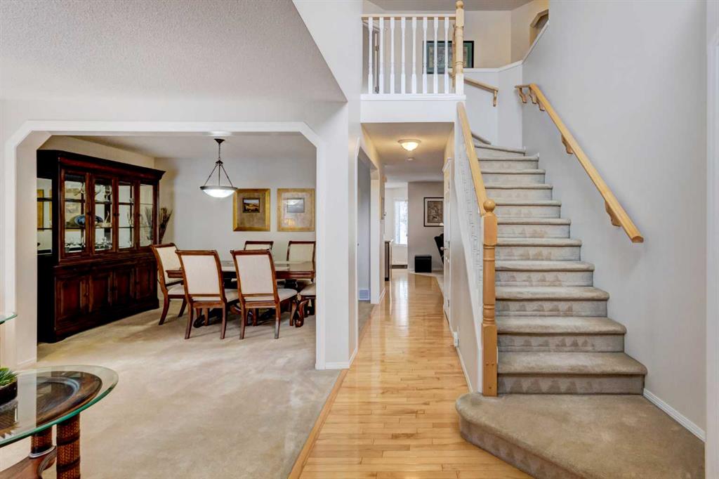 Picture for 33 Mt Douglas Close SE