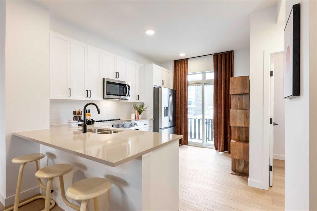 Picture for 303, 437 Alpine Avenue SW