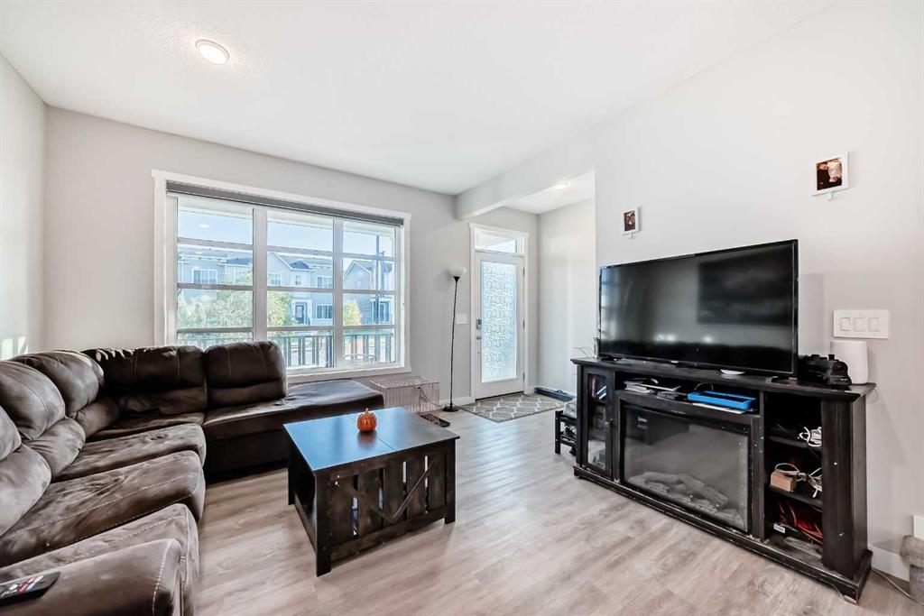 Picture for 7468 202 Avenue SE