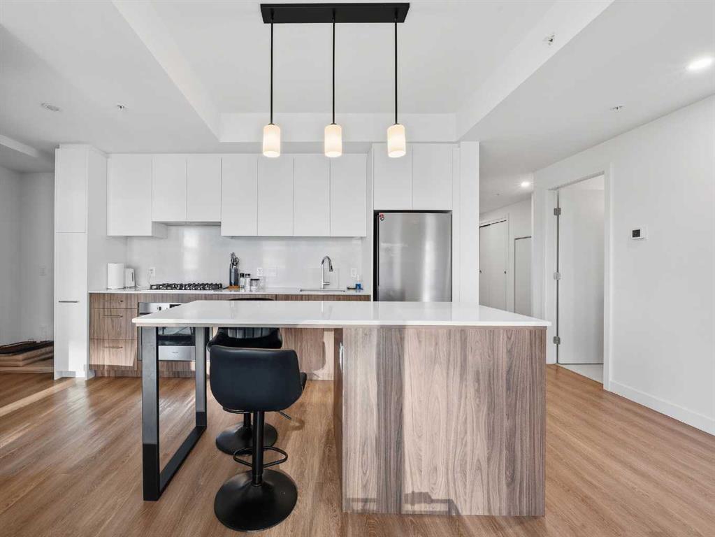 Picture for 502, 730 2 Avenue SW