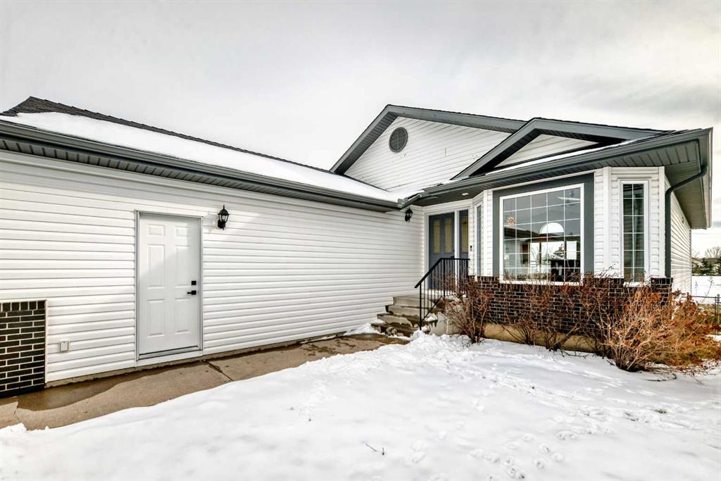 Picture for 228 Woodside Crescent NW