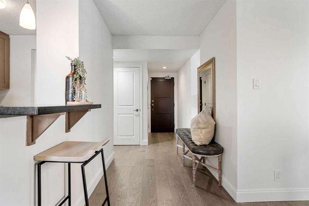 Picture for 101, 733 14 Avenue SW