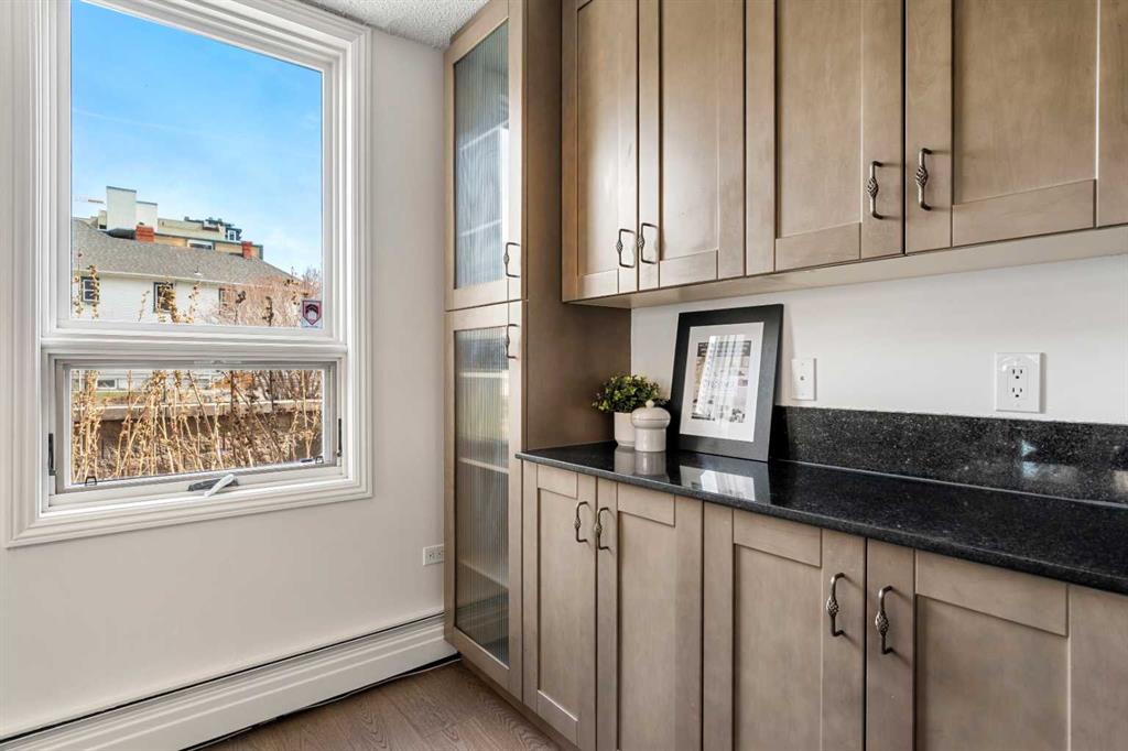 Picture for 101, 733 14 Avenue SW