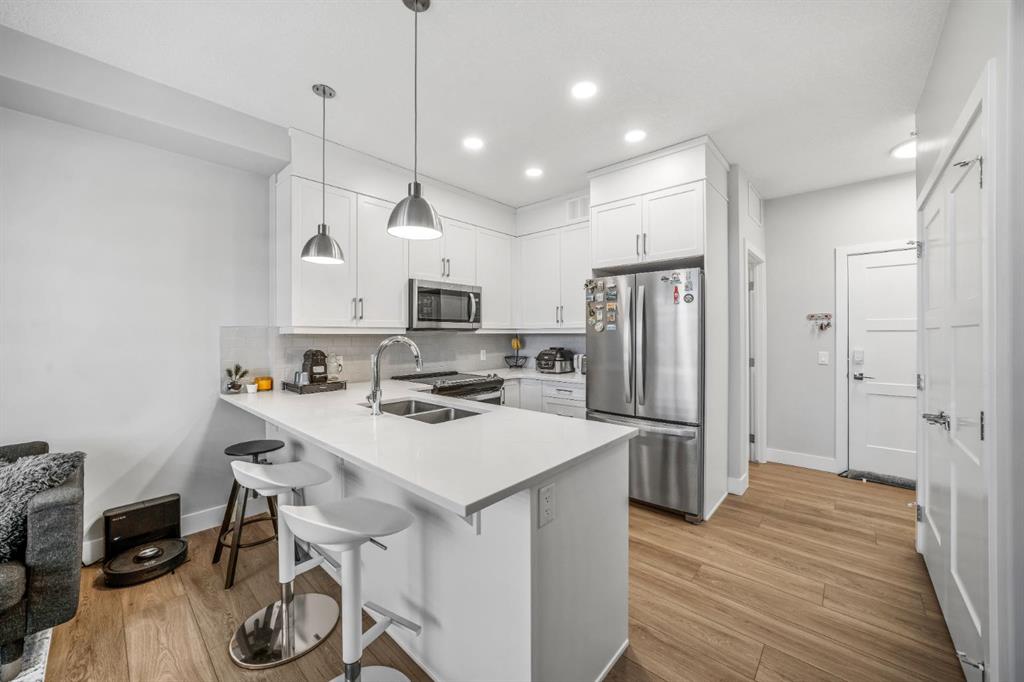 Picture for 403, 8355 19 Avenue SW