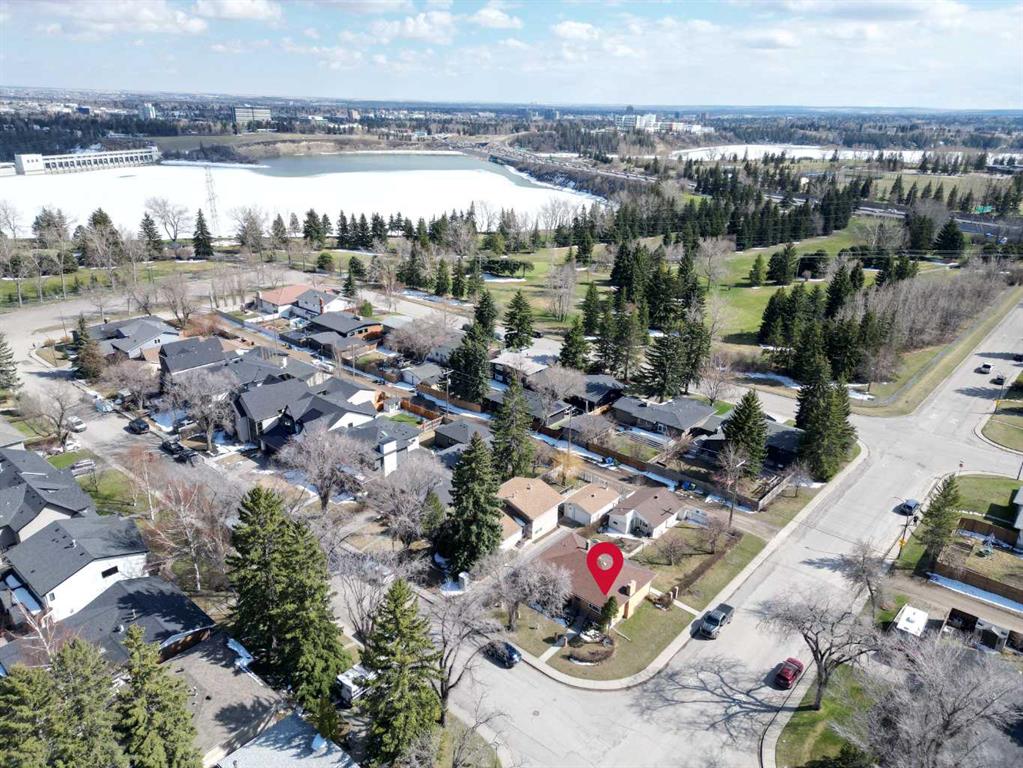 Picture for 2043 57 Avenue SW