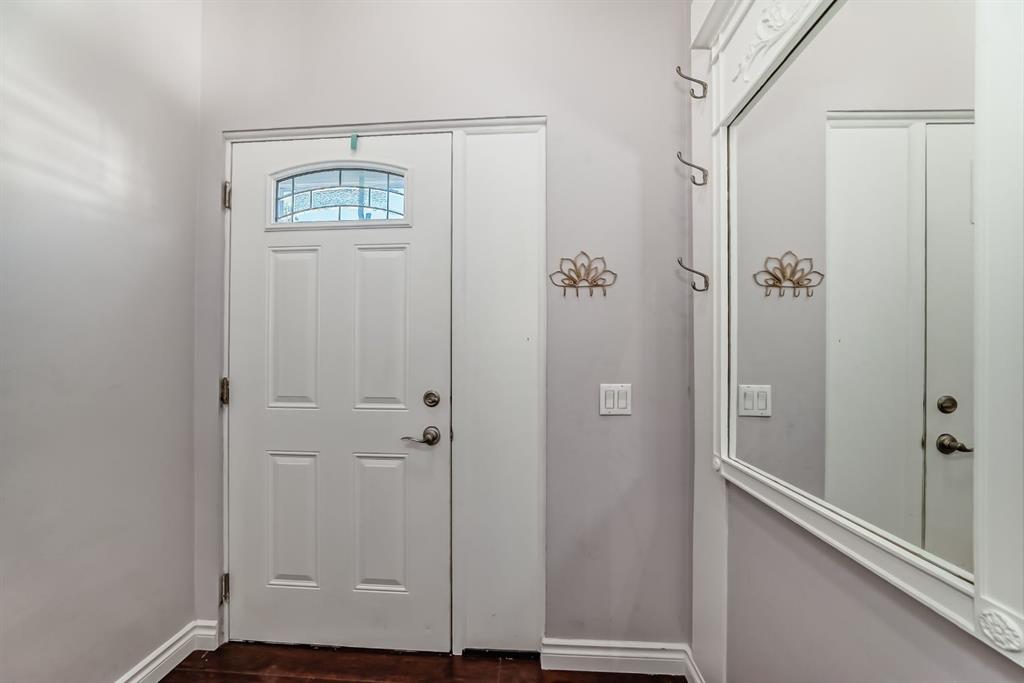 Picture for 724D Raynard Crescent SE