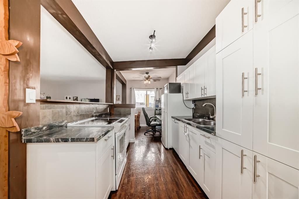 Picture for 724D Raynard Crescent SE