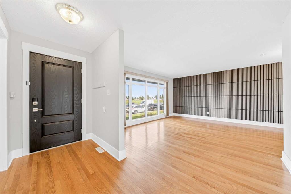 Picture for 1728 Lake Bonavista Drive SE