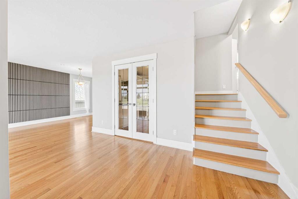 Picture for 1728 Lake Bonavista Drive SE