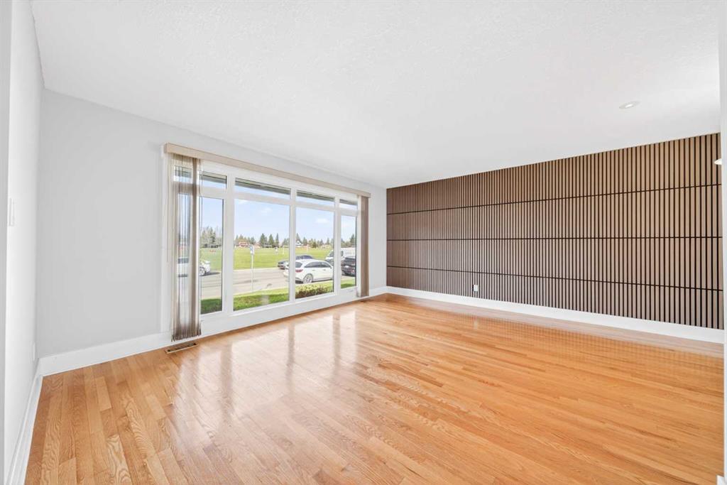 Picture for 1728 Lake Bonavista Drive SE