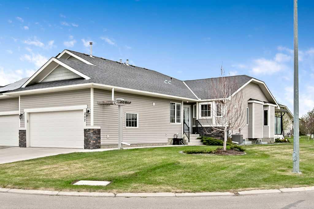 Picture for 202 Riverside Crescent NW