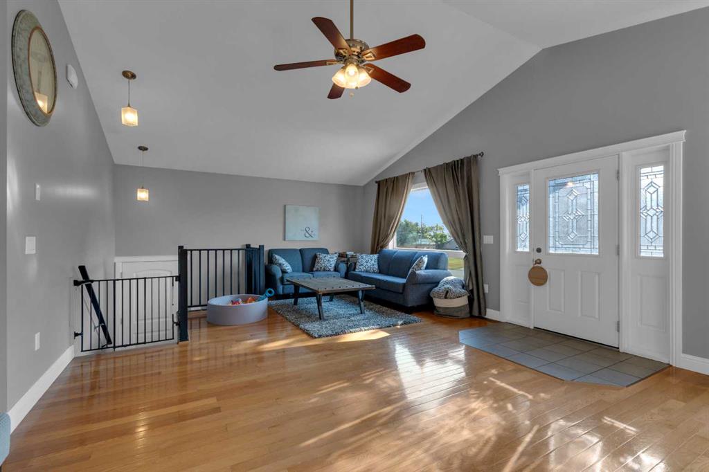 Picture for 212 3 Street N