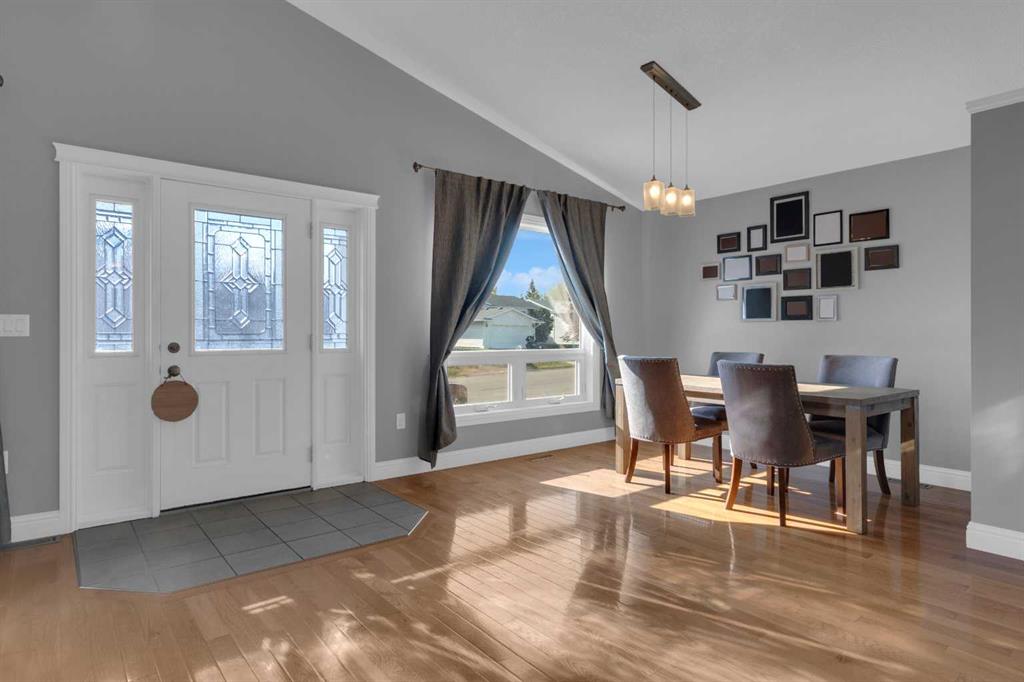 Picture for 212 3 Street N