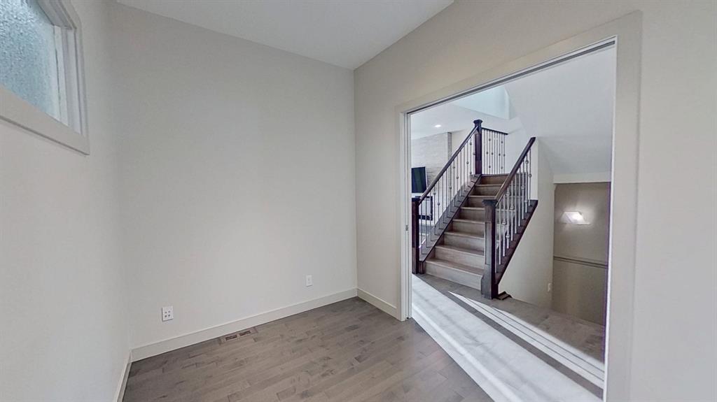 Picture for 78 Cranarch View SE