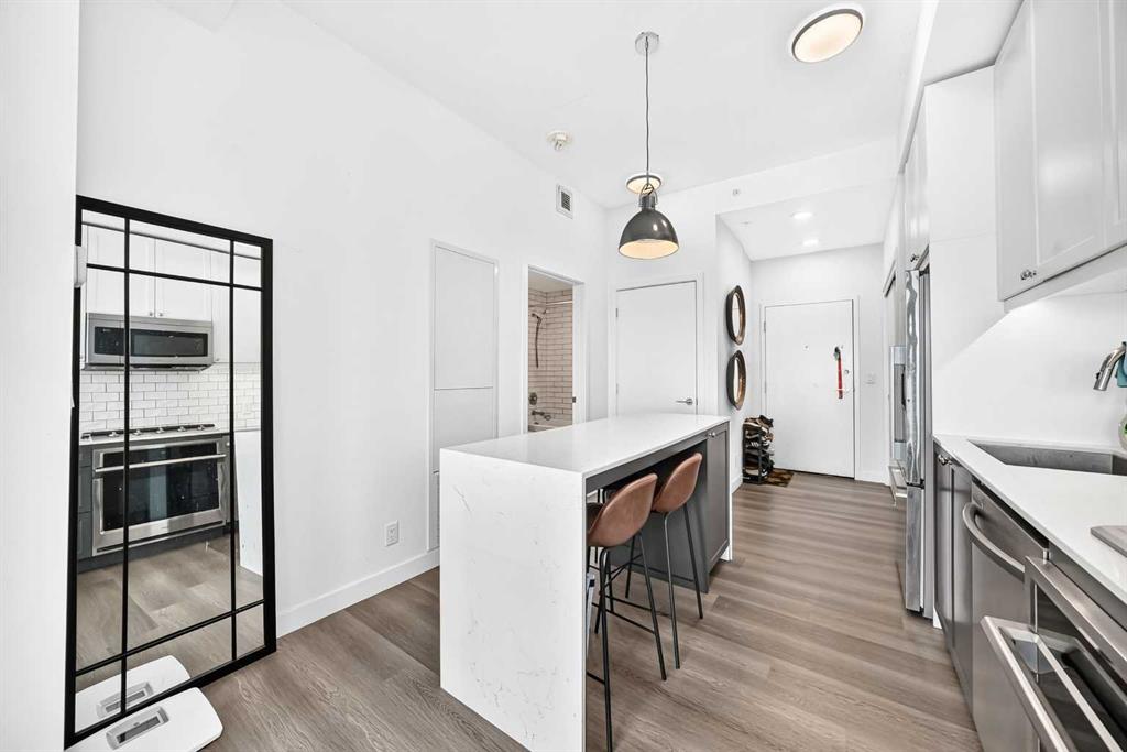 Picture for 907, 327 9A Street NW