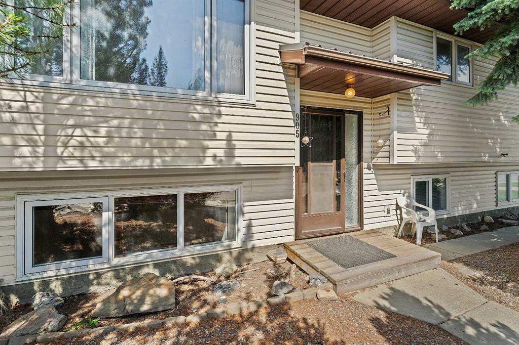Picture for 905 6 Street SE