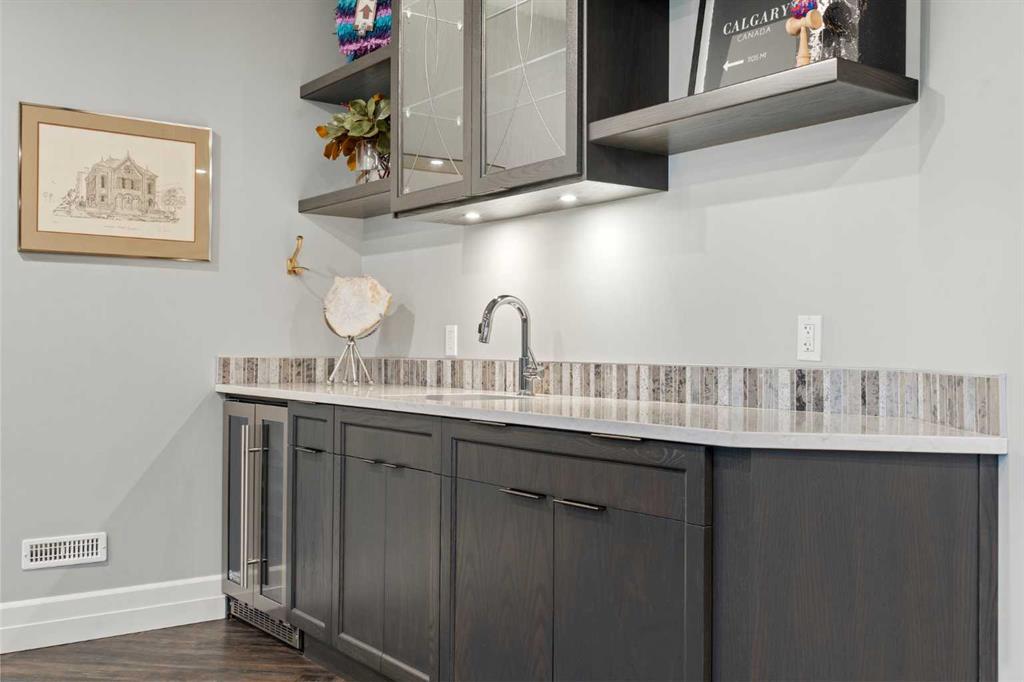 Picture for 30 Dunes Drive  https://www.cirrealty.ca/reb/creb/89/A2265689_45.jpg