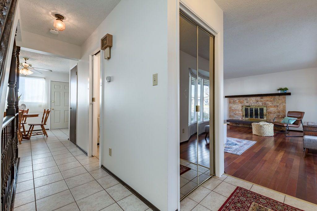 Picture for 60 Rundlelawn Place NE