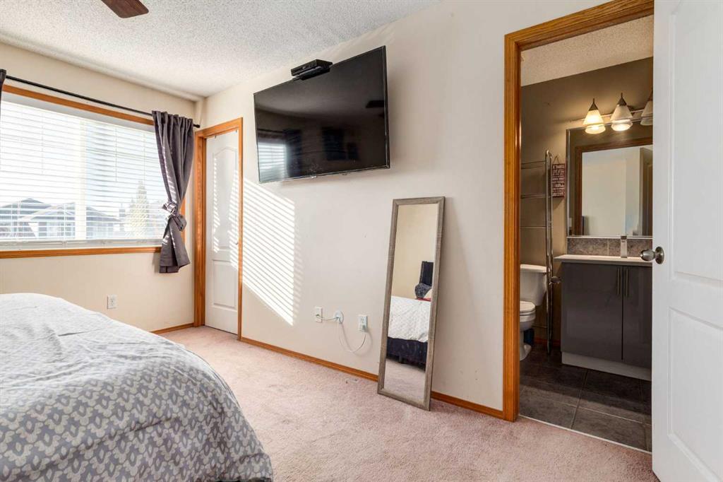 Picture for 756 Luxstone Landing SW https://www.cirrealty.ca/reb/creb/89/A2266789_10.jpg