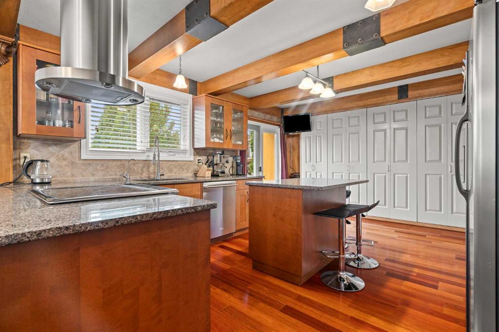 Picture for 124 Canterbury Drive SW https://www.cirrealty.ca/reb/creb/89/A2267789_11.jpg