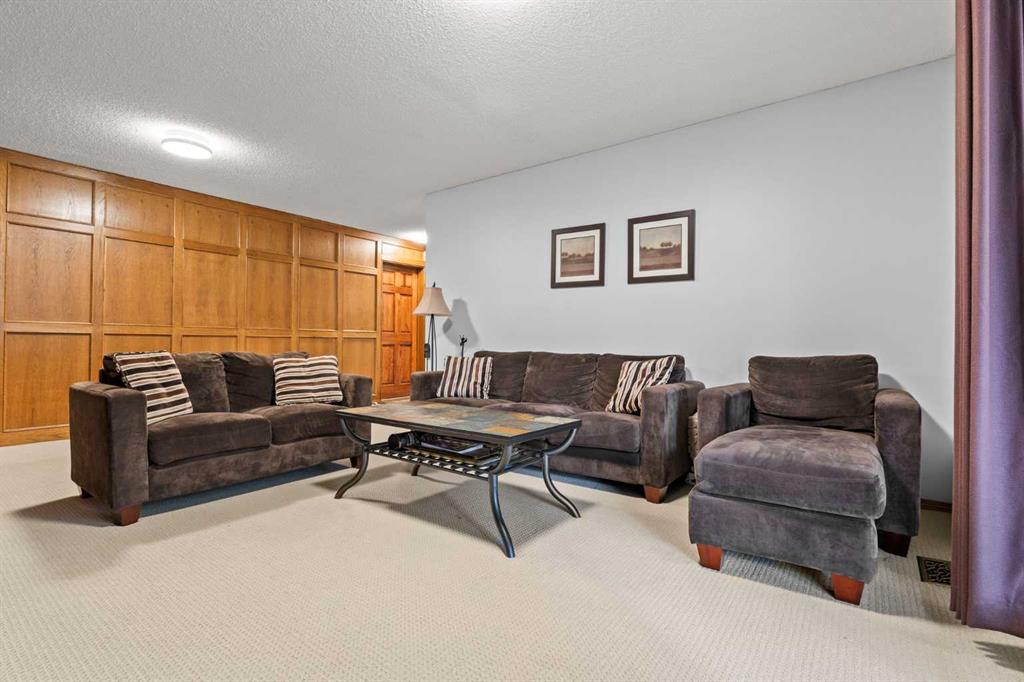 Picture for 124 Canterbury Drive SW https://www.cirrealty.ca/reb/creb/89/A2267789_18.jpg
